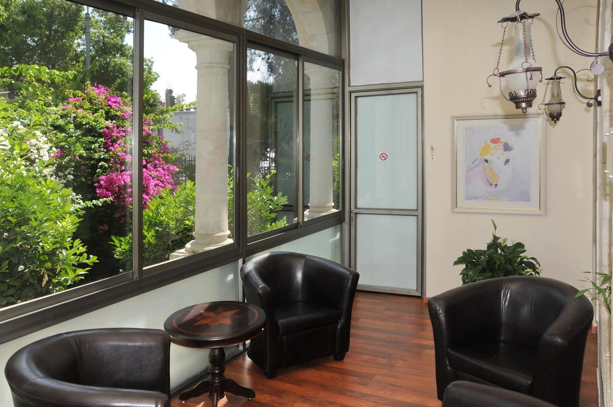 The Little House In Bakah Hotel Jeruzalem Buitenkant foto