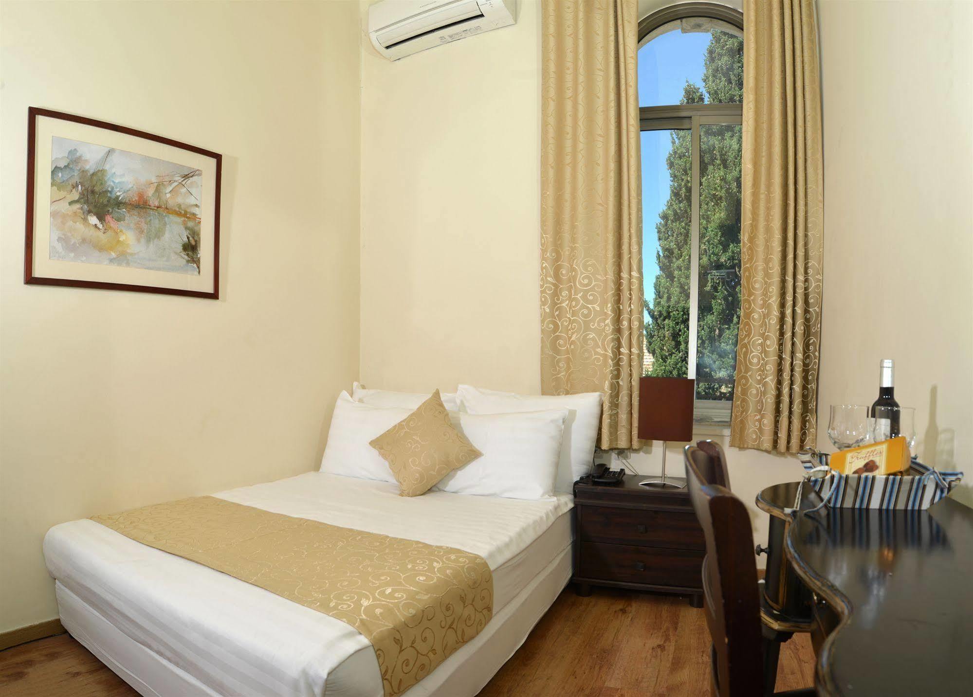The Little House In Bakah Hotel Jeruzalem Buitenkant foto