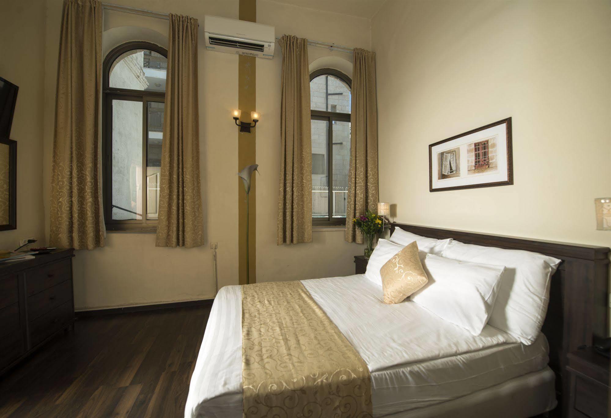 The Little House In Bakah Hotel Jeruzalem Buitenkant foto