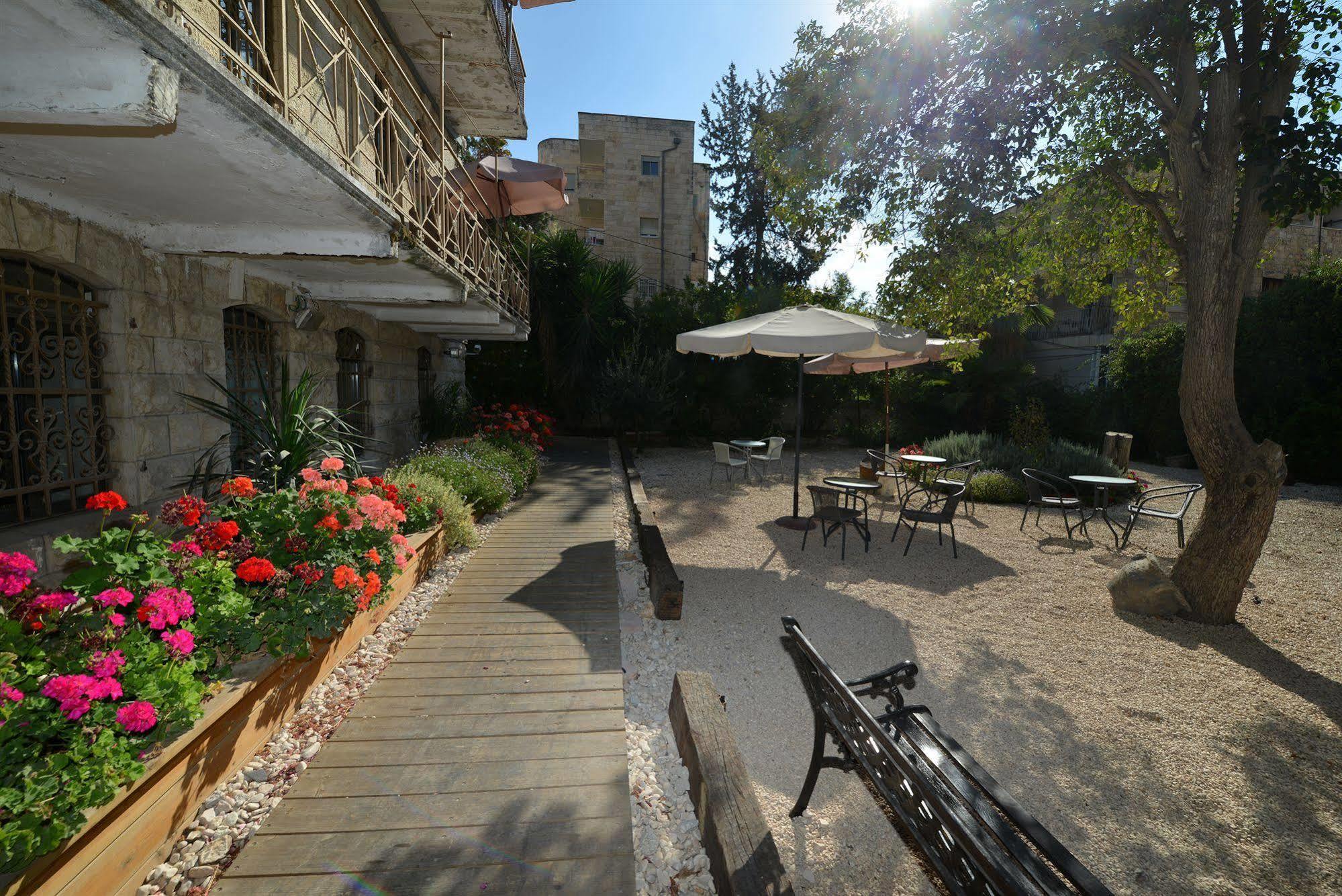 The Little House In Bakah Hotel Jeruzalem Buitenkant foto